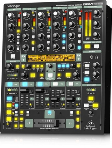 Behringer DDM4000-front