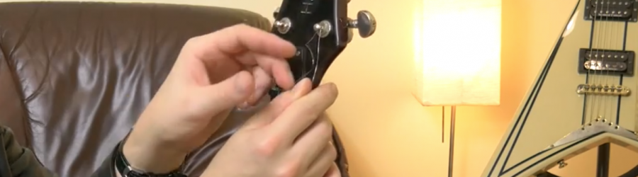 Wymiana strun w gitarze elektrycznej